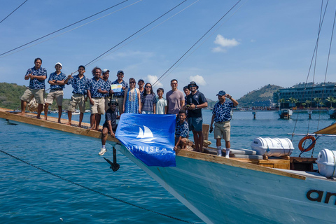 Labuan Bajo: 3-Day Komodo Liveaboard Adventure with VIP Boat