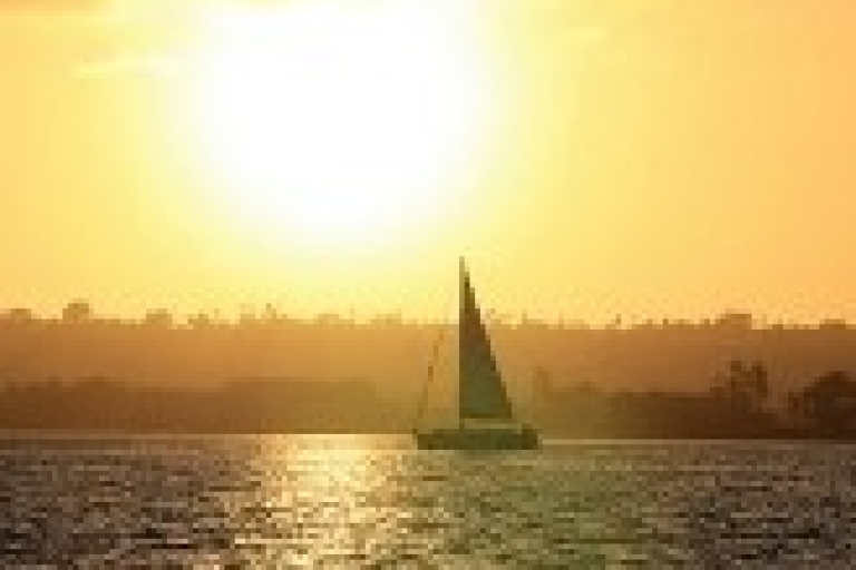 San Diego Bay: Signature 2-Hour Sailing Tour Public 2-Hour Sailing Tour