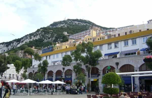 city walking tour through gibraltar