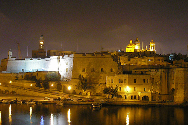 Malta: Marsamxett Harbour and Grand Harbour Cruise by Night