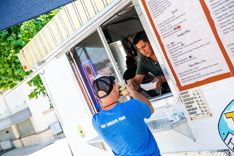 Austin: Street Art and Street Food Tour (Tastings Included!)