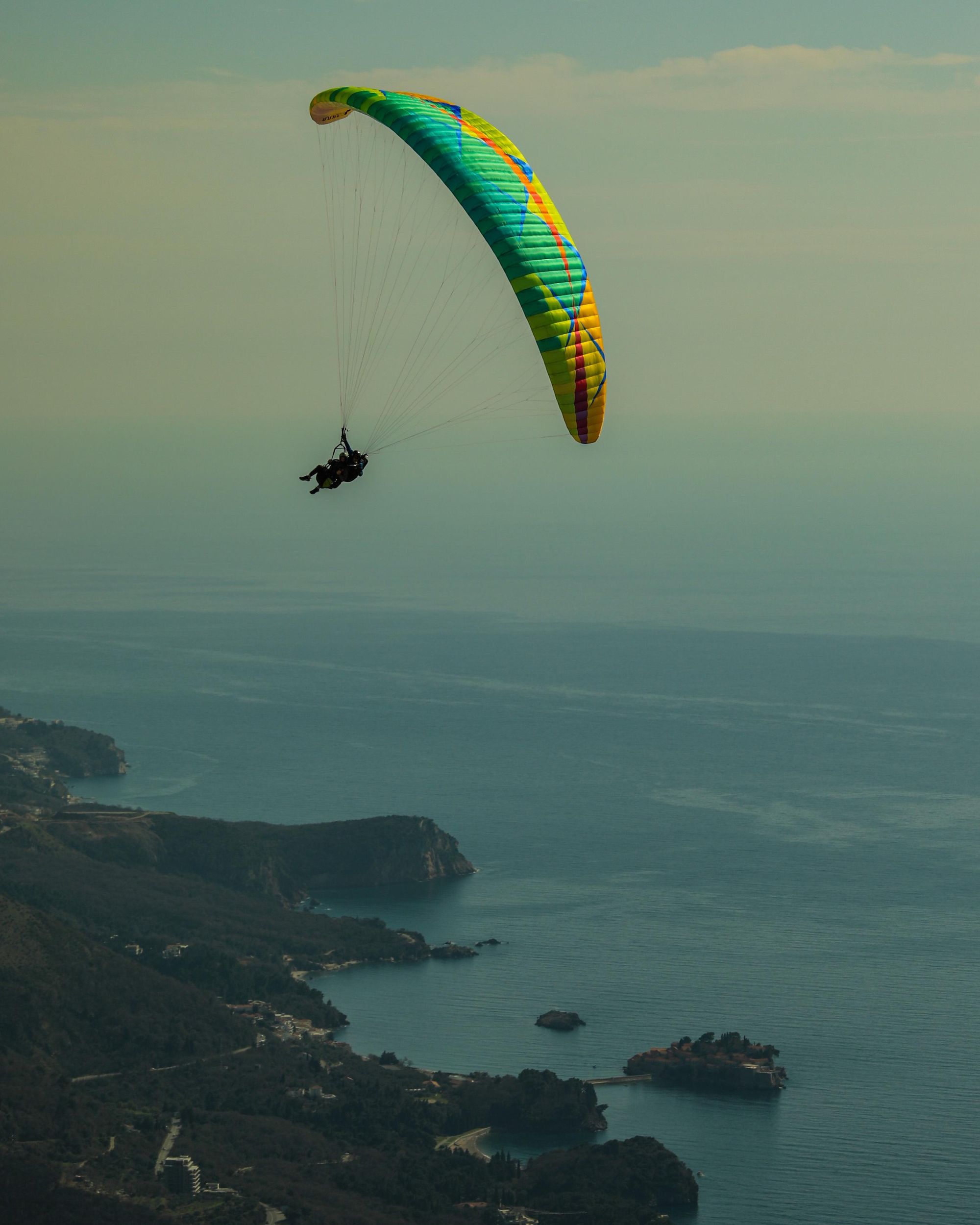 Budva: Tandem-Paragliding aus 770 m Höhe mit dem GO2FLY-Team