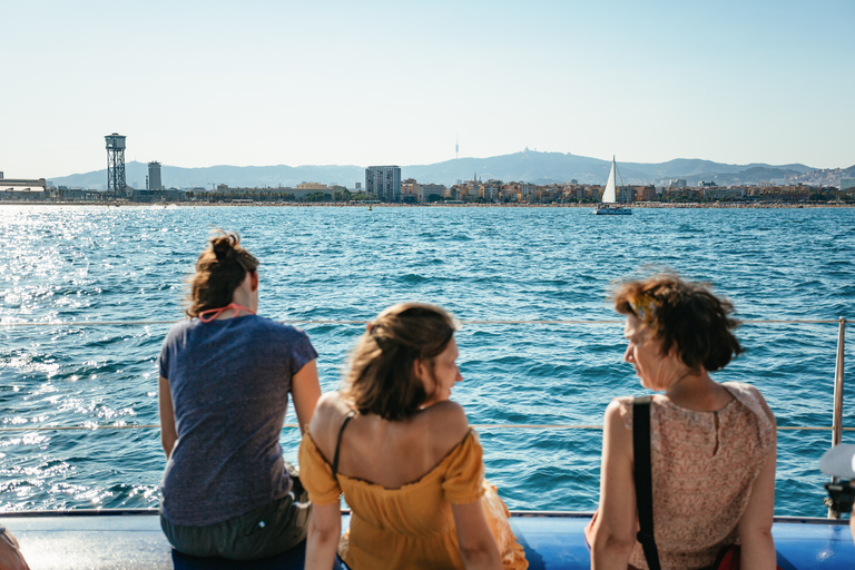 Barcelona: Segla med katamaran i solnedgången med livemusikBarcelona: Katamaransegling vid solnedgången med livemusik