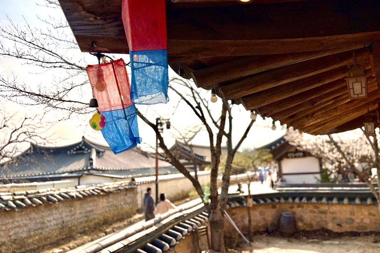 Gyeongju: Ancient Capital Secrets & Hidden Gems Private Tour Small Group Join-in Tour (Max 8 Guests)