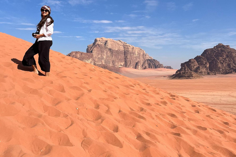 Heldagstur med jeep - lunch - Wadi Rum-öknens höjdpunkter