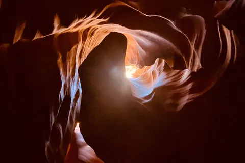 Page: Guidad tur i övre och nedre Antelope Canyons