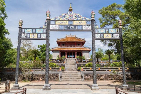 Hue Boat Tour On Perfume River