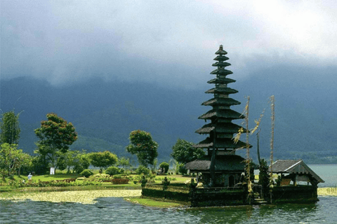 Bali: Lovina Beach and Bedugul Mountain Private Tour