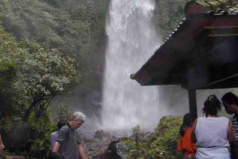 Bali: Privattour zum Strand von Lovina und nach Bedugul