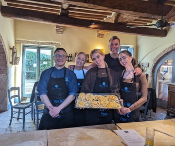 Pienza: Tuscan Cooking Class of Homemade Pastas and Cantucci