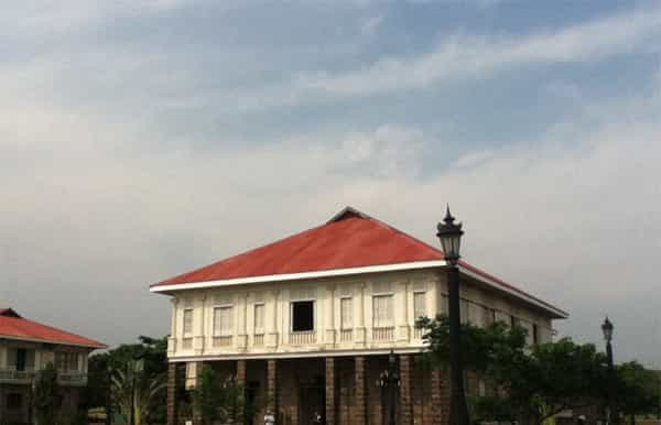las casas filipinas de acuzar tour