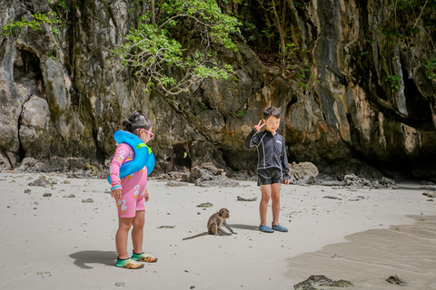 Phi Phi: 7 Islands Speed Boat Tour with Sunset and Plankton