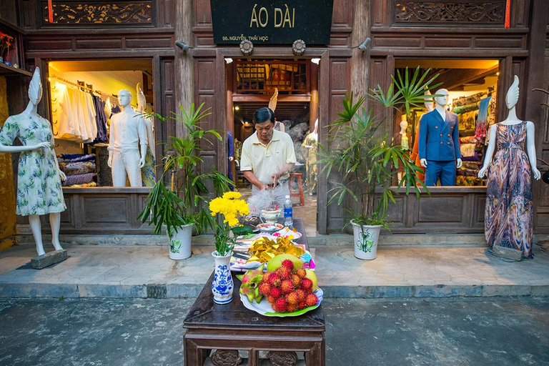 Hoi An: Tour dei costumi e delle tradizioni con cena vegetarianaGiro di gruppo