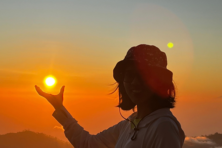 Escursione privata sul Monte Batur con sorgenti termali e trasferimento in hotel