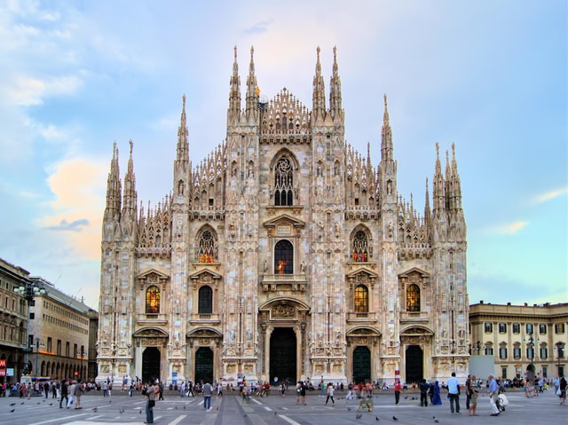 Milan: Duomo Cathedral and its Terraces guided Tour