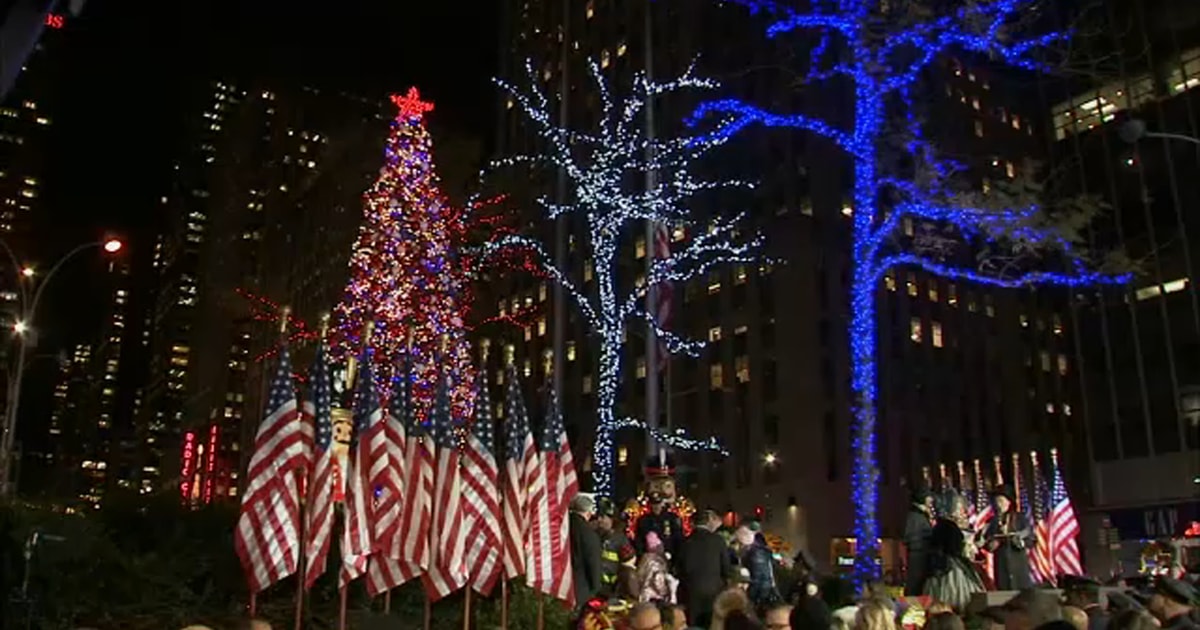 New York: Festive Christmas Midtown Tour | GetYourGuide