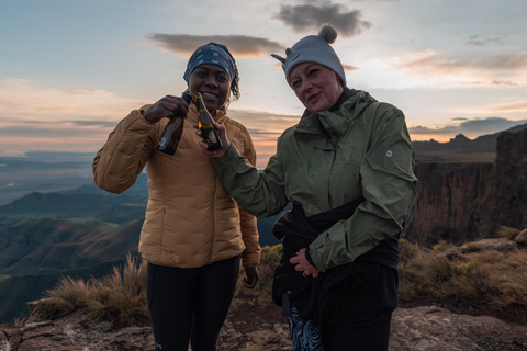 Drakensberg: Caminhada de 2 dias no Anfiteatro a partir de Joanesburgo