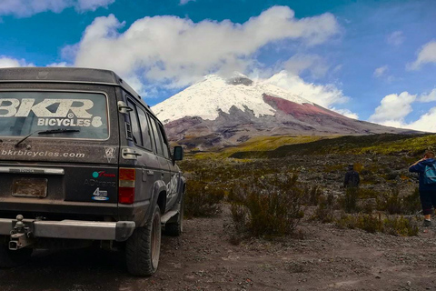 Ecuador: Vintage Toyota Land Cruiser 4x4. Rental with Driver
