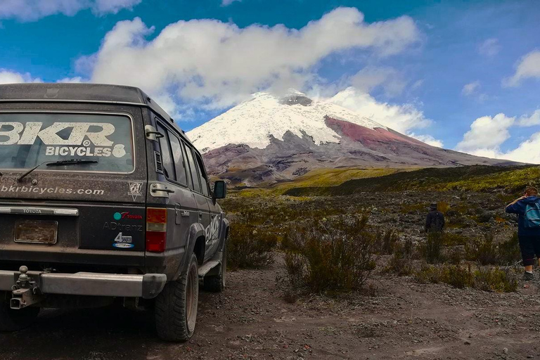 Ecuador: Vintage Toyota Land Cruiser 4x4. Rental with Driver