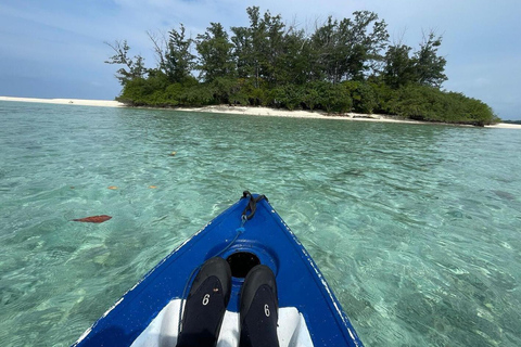 Giacarta: Tour dell&#039;Isola dei Mille con canoa e snorkeling