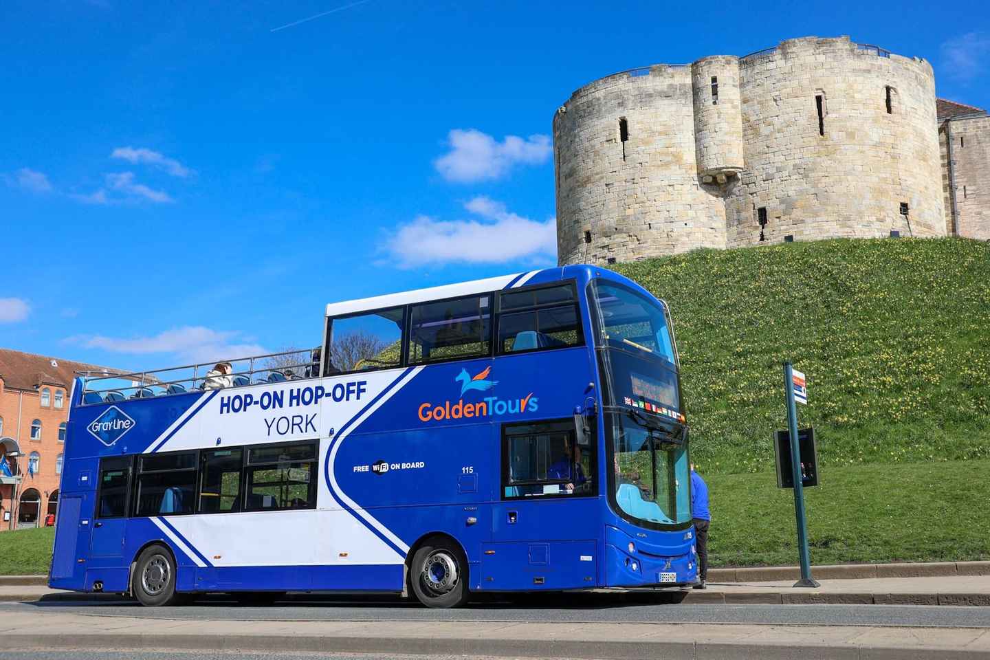 York: Hop-on Hop-off Sightseeing Bus Tour