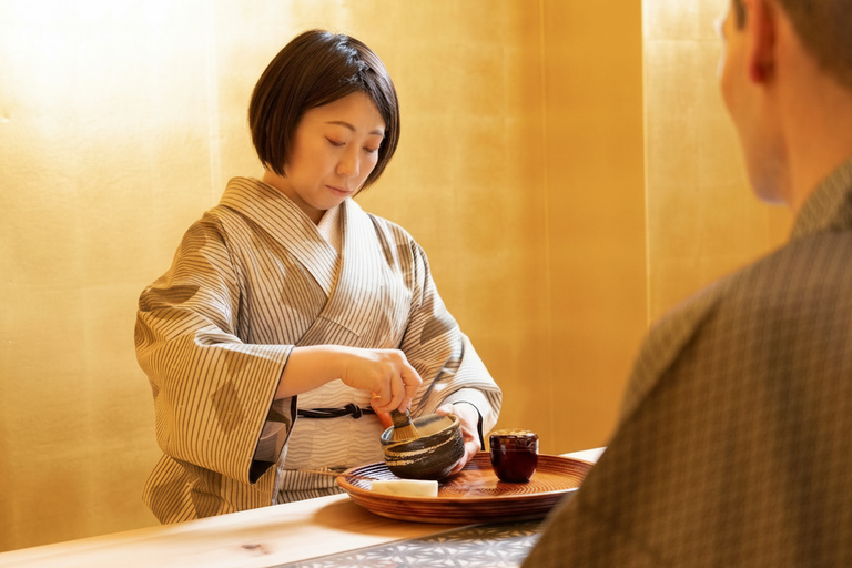 Sapporo: Kimono Experience and Matcha Tea Ceremony
