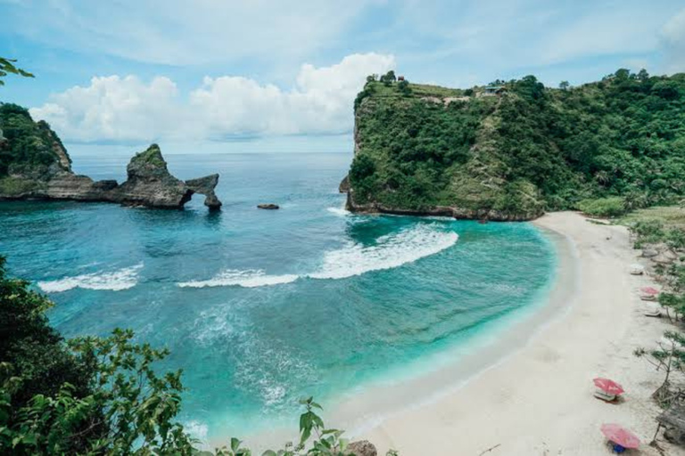 Nusa Penida: Island Sightseeing West & East Coast Day Trip Car Charter 8 Hours Explore West Coast