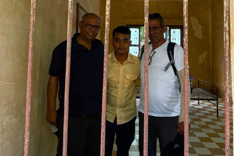 Ho Chi Minh City: Phnom Penh Day Trip with Lunch With English-Speaking Guide and with Lunch