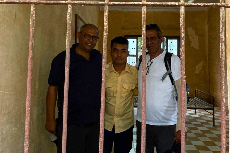 Ho Chi Minh City: Phnom Penh Day Trip with Lunch With English-Speaking Guide and with Lunch