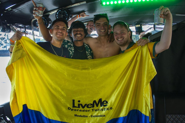 Medellín: Guatape Tour + Bootfeest