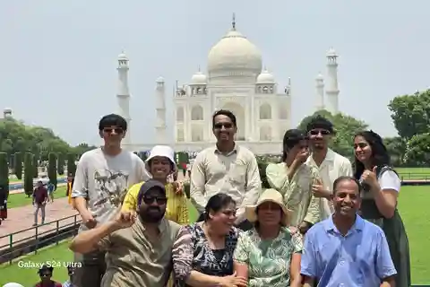 From Delhi: Private Taj Mahal, Agra Fort & Baby Taj Day Trip