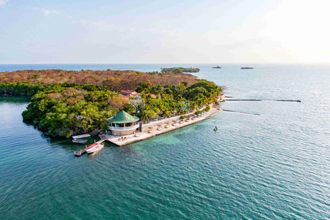 Cartagena : excursion d'une journée sur l'île de Cocoliso dans les îles RosarioVisite de l'île de Cocoliso avec déjeuner et boissons non alcoolisées