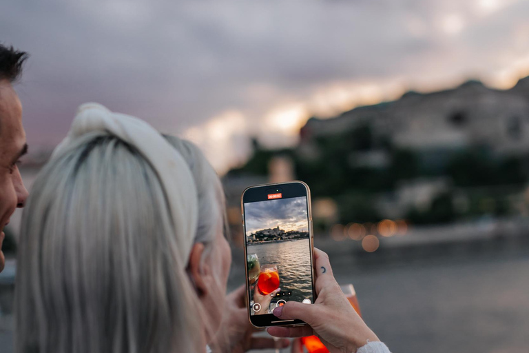 Budapeszt: rejs Lotus z nieograniczoną ilością Aperolu i ProseccoBudapeszt: Rejs statkiem Lotus z nieograniczoną ilością aperolu i prosecco