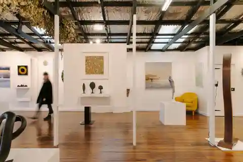 Nelson: Art Gallery Tour with Lunch