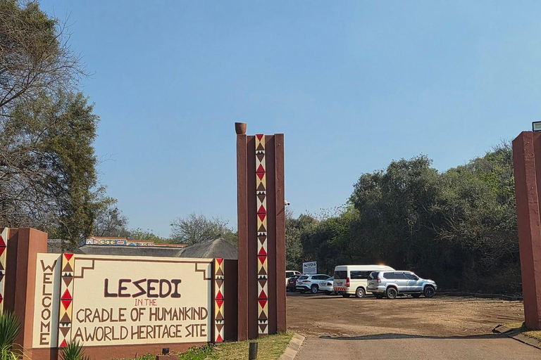 From Johannesburg: Lesedi Cultural Village Tour with Buffet