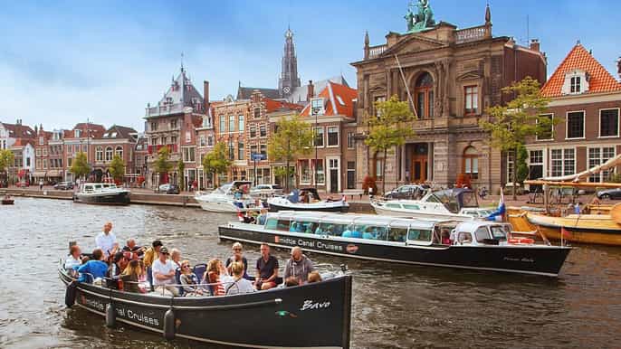 Haarlem: Sightseeing Canal Cruise through the City Center
