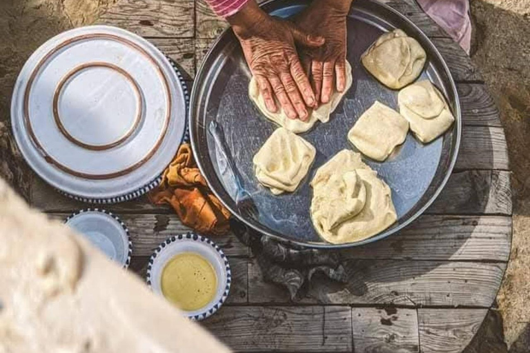 Immersione berbera a Zriba Ollya e degustazione di sapori localiImmersione berbera a Zriba Ollya e assaggio dei sapori locali