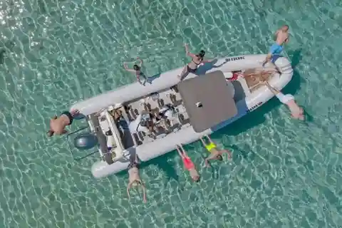 Zadar: Półdniowa wycieczka łodzią motorową z nurkowaniem i napojami