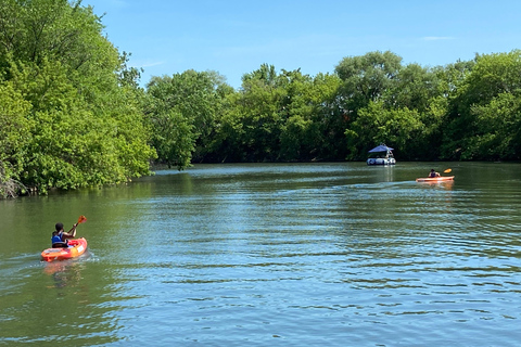 Chicago: 2-Hour Kayak Rental from Bridgeport