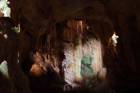 Nadi: przygoda na tyrolce i eksploracja jaskińNadi: przygoda na tyrolce i zwiedzanie jaskiń