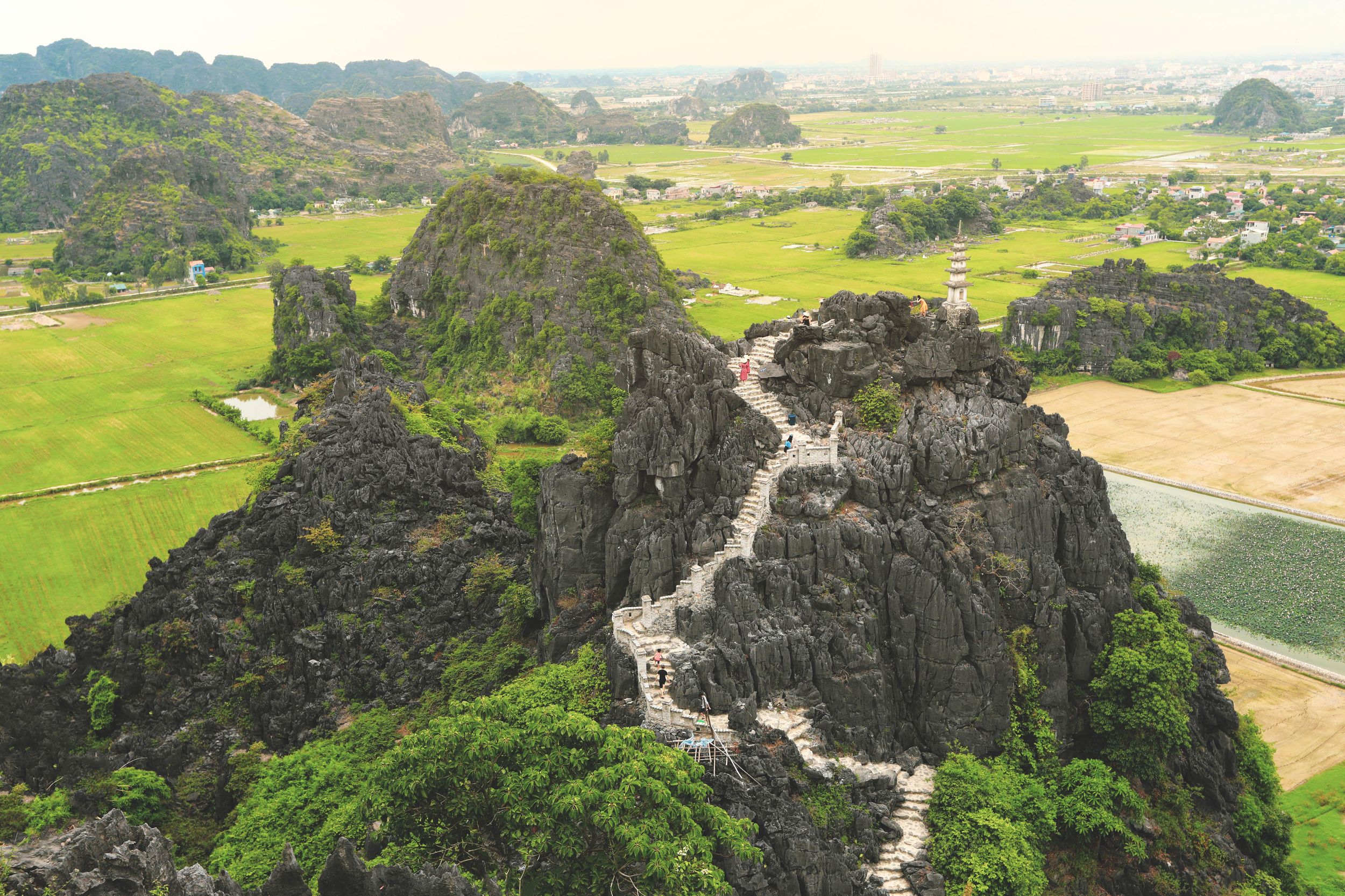 Ninh Binh: Ganztägige geführte Tour für kleine Gruppen von 9 Personen ab Hanoi