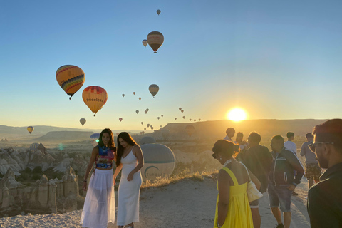 Kapadocja: Wycieczka ze śniadaniem na wschód słońcaOglądanie balonów z profesjonalnym fotografem