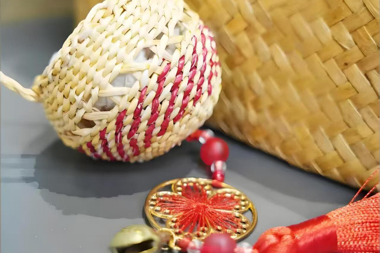 Shanghai: Straw Weaving Handicraft Workshop