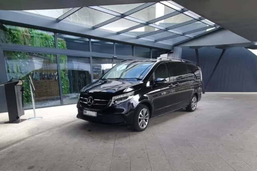 Disneyland Paris: Privater Transfer vom oder zum Flughafen ORY. Foto: GetYourGuide Disneyland Paris: Privater Transfer vom oder zum Flughafen ORY. Foto: GetYourGuide