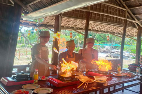 Hoi An: wycieczka po targu, łódka z koszykiem i lekcje gotowania z mieszkańcamiHoi An: łódź z koszami, wycieczka po rynku i gotowanie ekologiczne w lokalnym domu