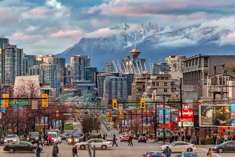 Best of Vancouver: Private Walking Tour with a Local Private City Walking Tour - 2Hr