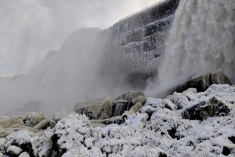 Cataratas del Niágara: Excursión de invierno con entrada a la Cueva de los Vientos