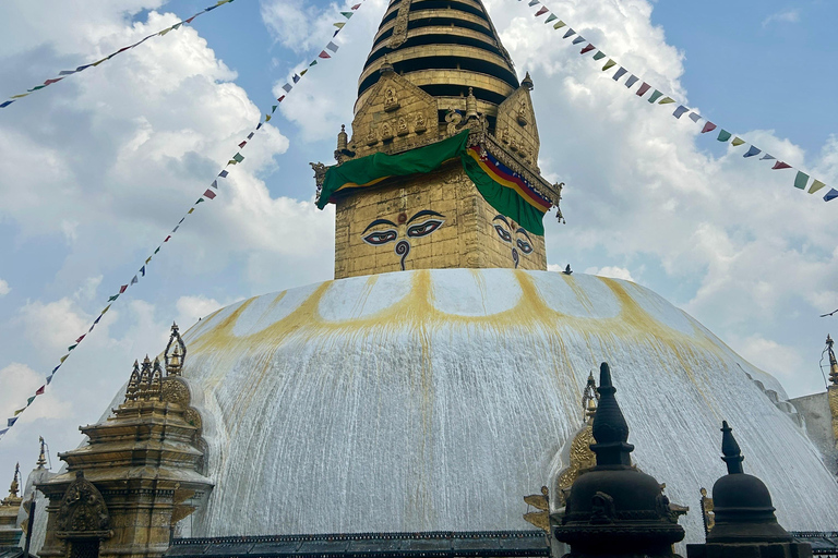 Kathmandu: Chandragiri Cable Car & Swayambhunath Tour