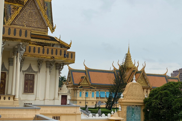 Phnom Penh: Custom Killing Fields & Highlights by Tuk-Tuk Option 1: S-21 Prison & Killing Fields