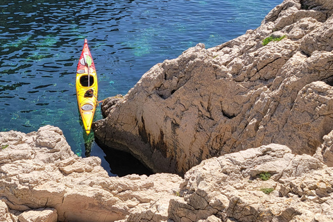 Cassis: Day of Sea Kayaking in the Calanques National Park Cassis: Sea kayaking day in the Calanques National Park